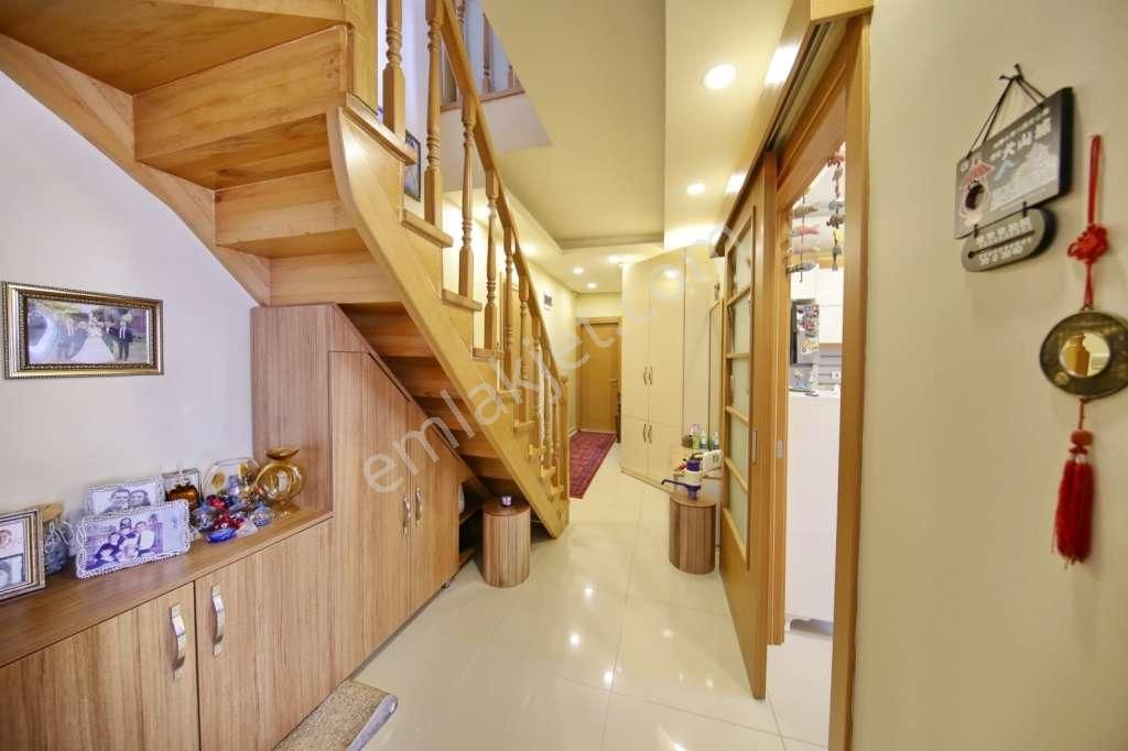 Kaçmaz'dan Küçükyalıda Ön Cepheli 9 Yıllık Binada Kiralık Dublex - Görsel 11