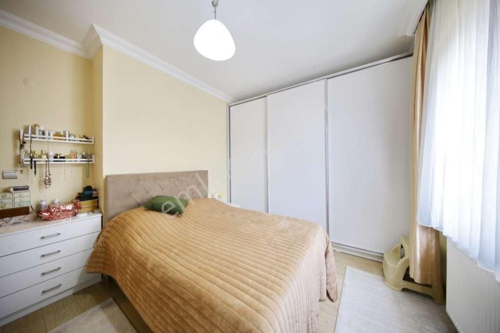 Kaçmaz'dan Küçükyalıda Ön Cepheli 9 Yıllık Binada Kiralık Dublex - Görsel 12
