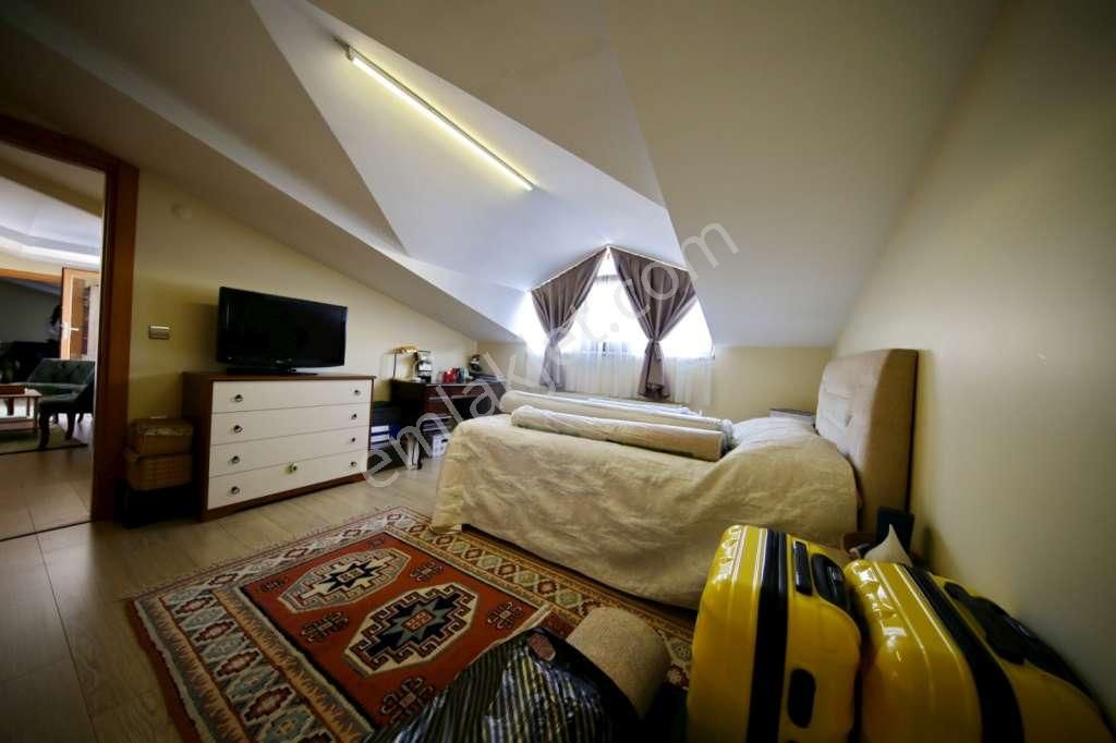 Kaçmaz'dan Küçükyalıda Ön Cepheli 9 Yıllık Binada Kiralık Dublex - Görsel 15