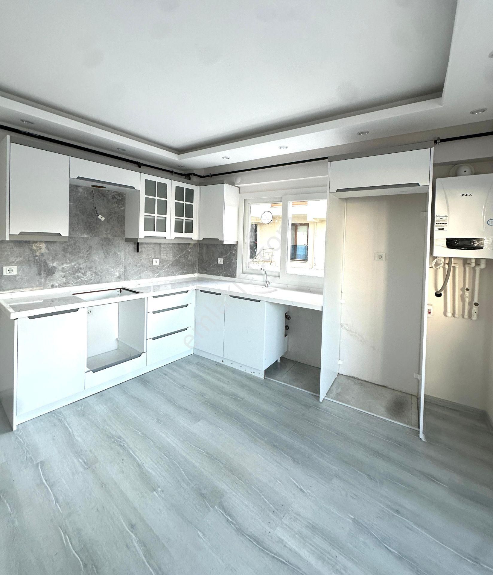 Muradiye Mahalles 2+1 100m2 5 Katlının Zemin Katı Full Özelikli - Görsel 8