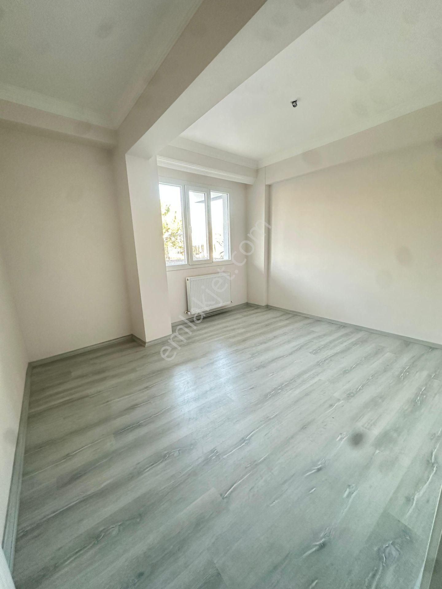 Muradiye Mahalles 2+1 100m2 5 Katlının Zemin Katı Full Özelikli - Görsel 4