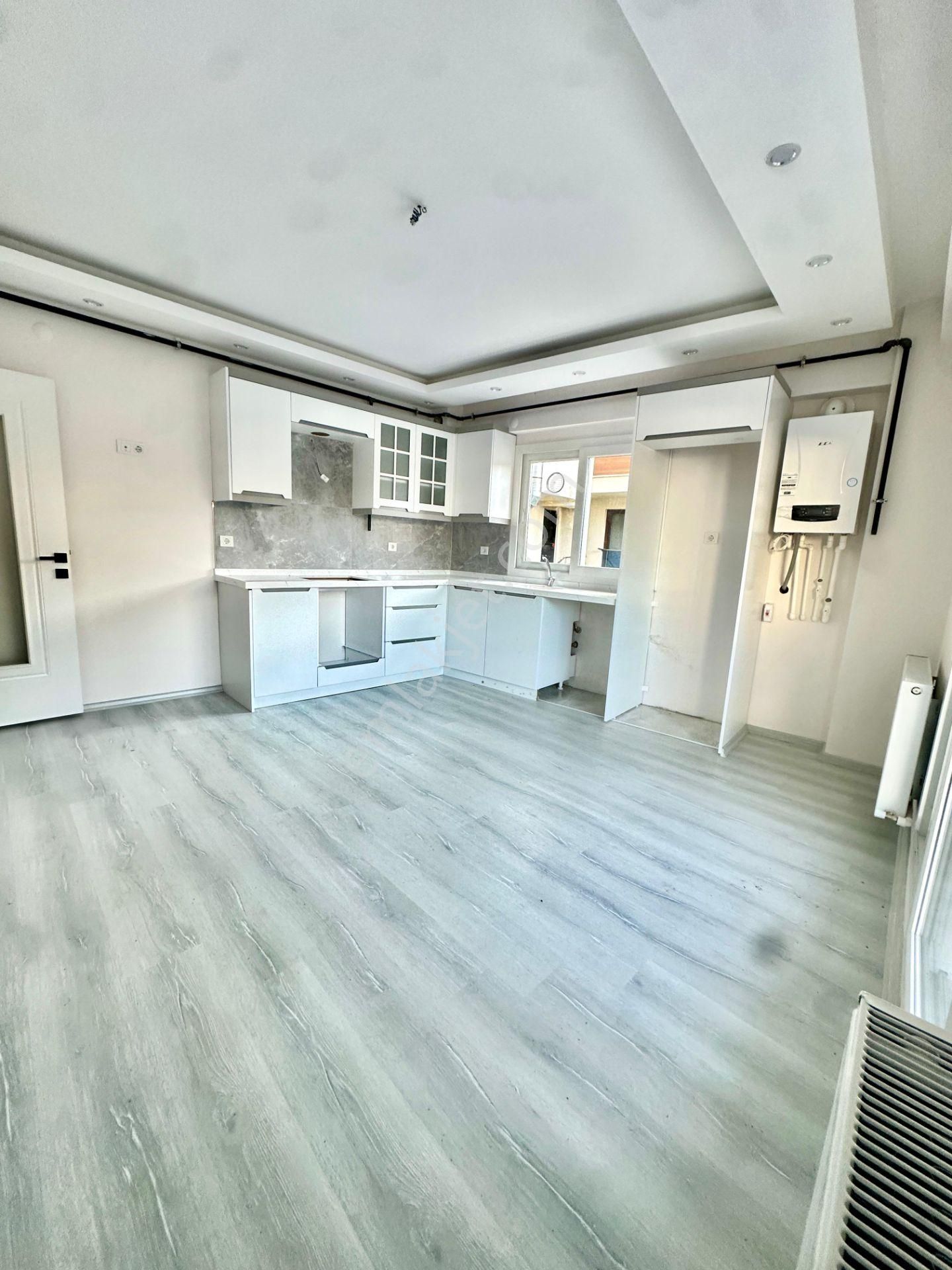 Muradiye Mahalles 2+1 100m2 5 Katlının Zemin Katı Full Özelikli - Görsel 6