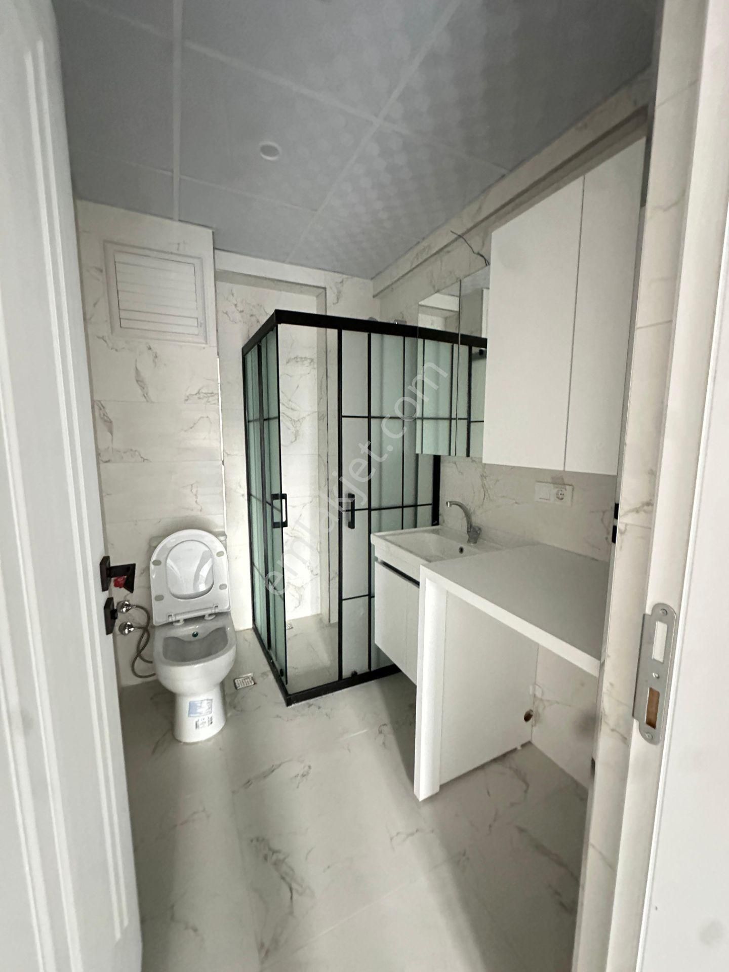 Muradiye Mahalles 2+1 100m2 5 Katlının Zemin Katı Full Özelikli - Görsel 5