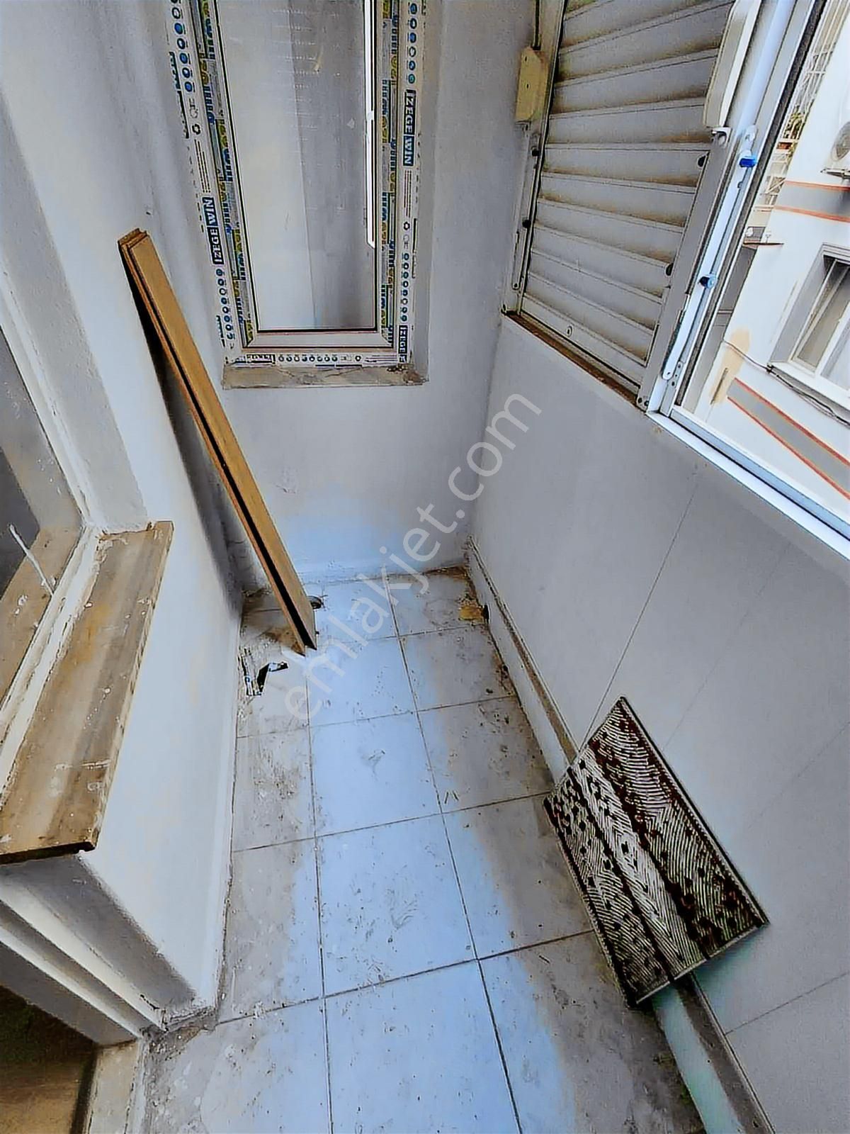 Türker Emlak 2+1 120m2 Tadilatlı Asansörlü Ara Kat - Görsel 13