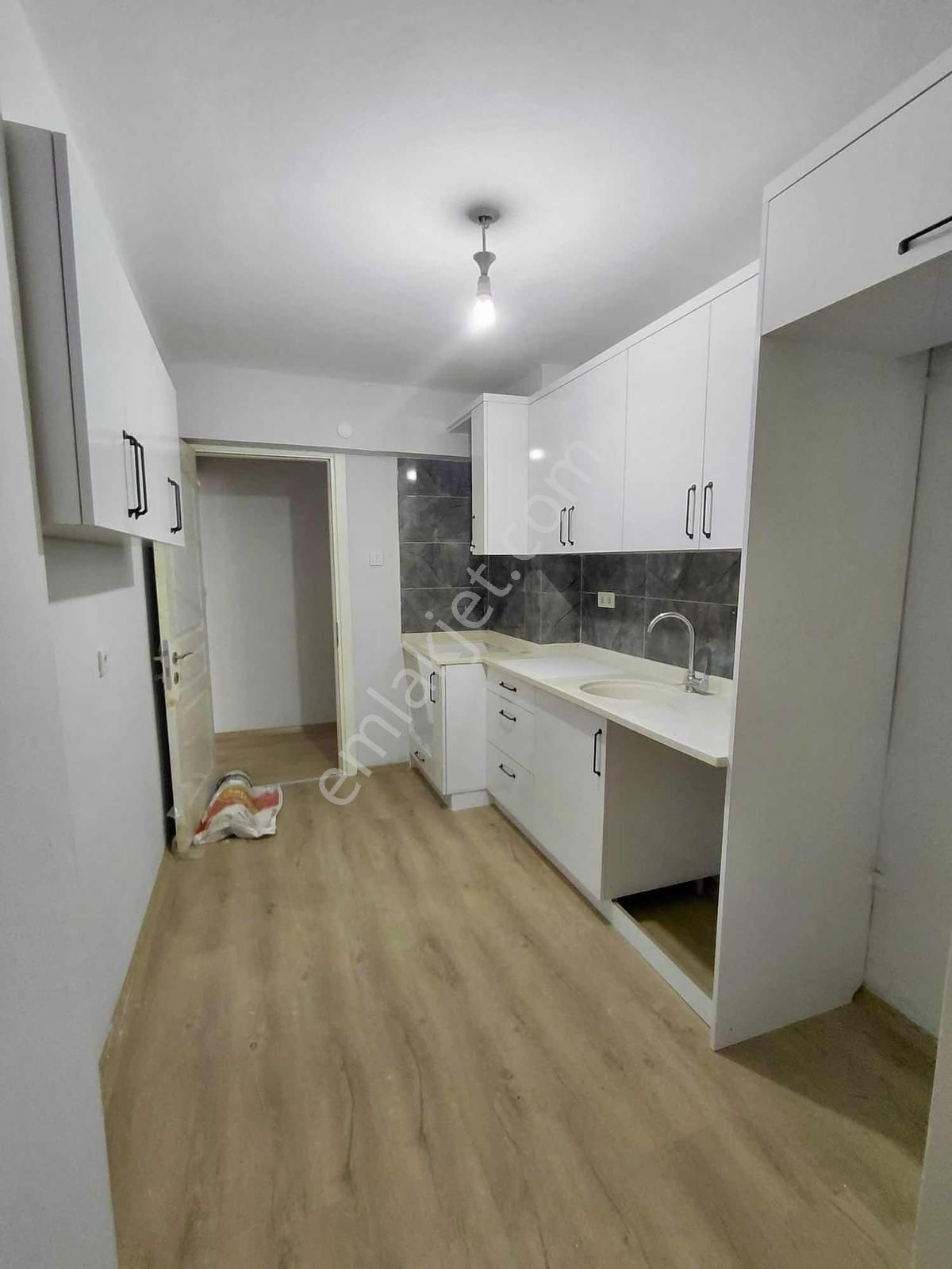 Türker Emlak 2+1 120m2 Tadilatlı Asansörlü Ara Kat - Görsel 10