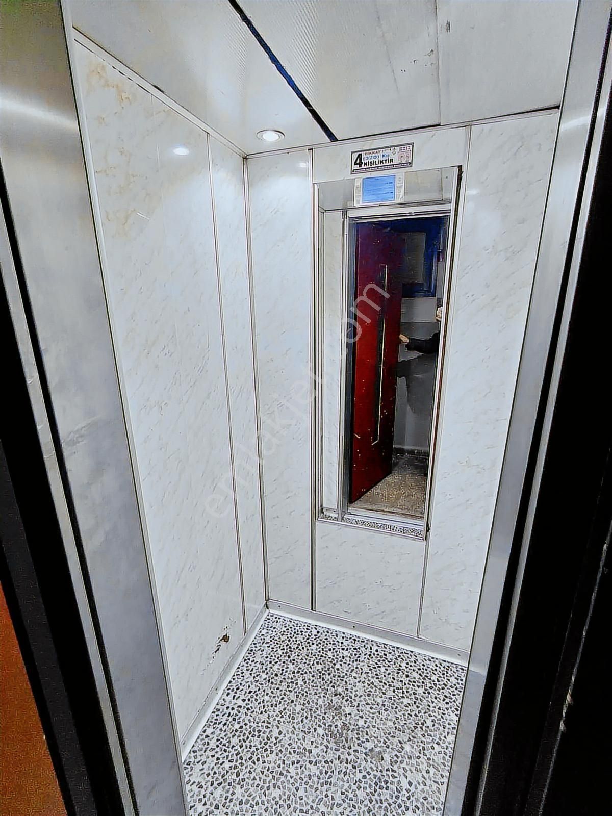 Türker Emlak 2+1 120m2 Tadilatlı Asansörlü Ara Kat - Görsel 16