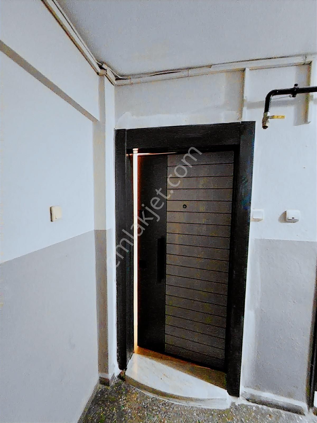 Türker Emlak 2+1 120m2 Tadilatlı Asansörlü Ara Kat - Görsel 15