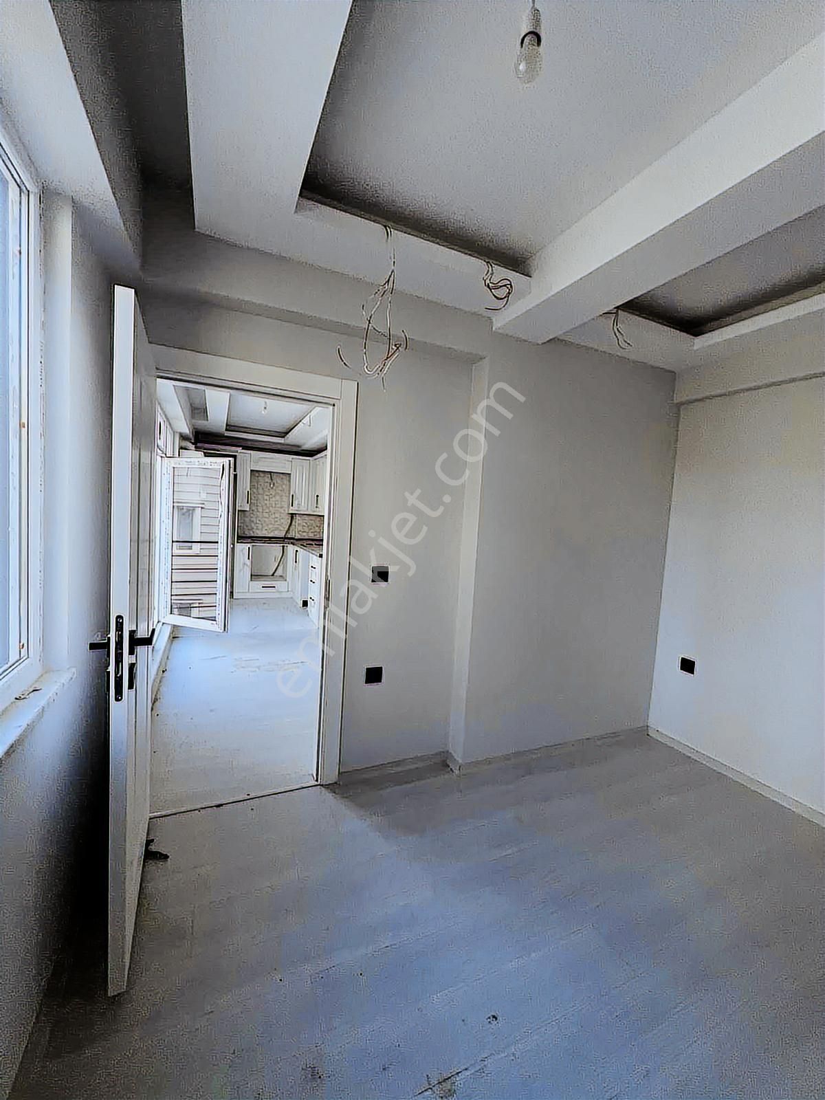 Esenevler 1+1 Satılık Daire 1. Kat - Görsel 9