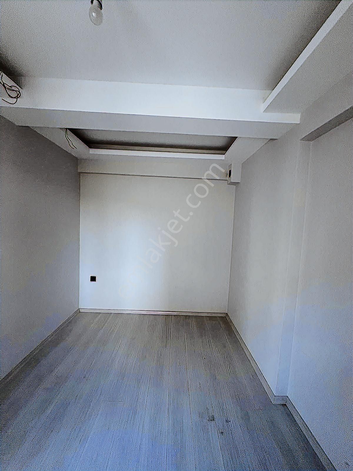 Esenevler 1+1 Satılık Daire 1. Kat - Görsel 23