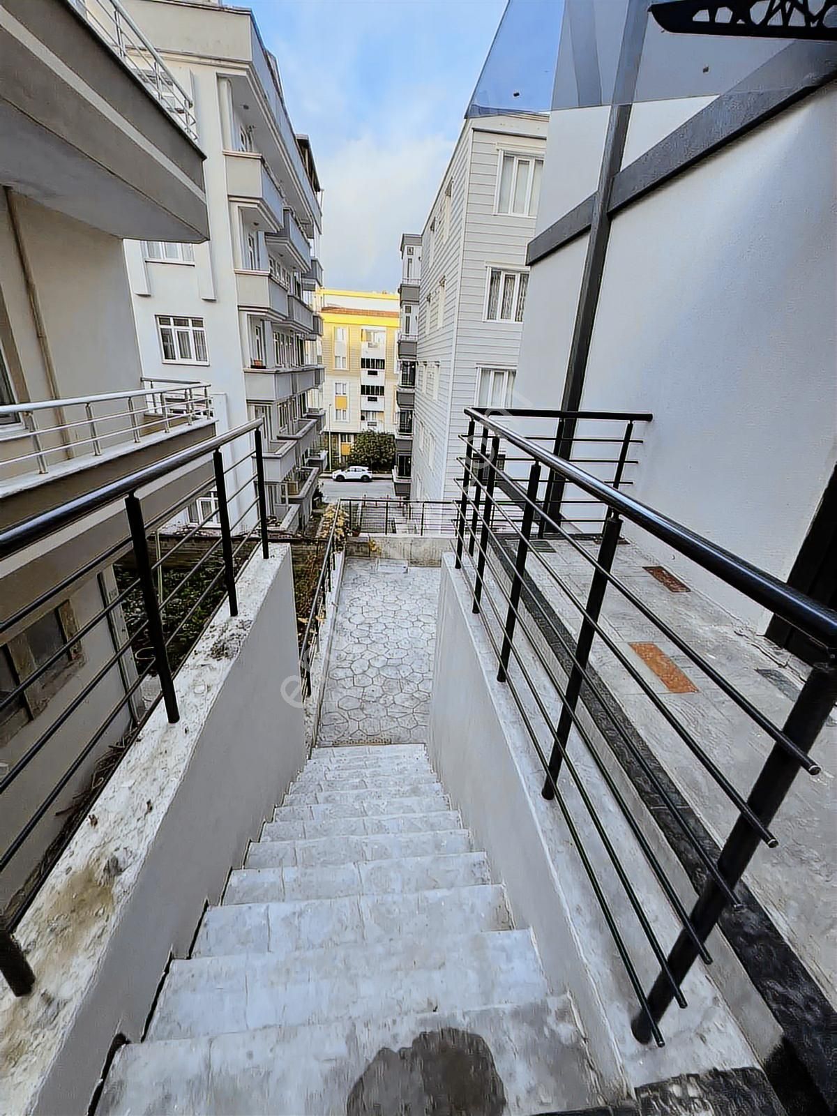 Esenevler 1+1 Satılık Daire 1. Kat - Görsel 6