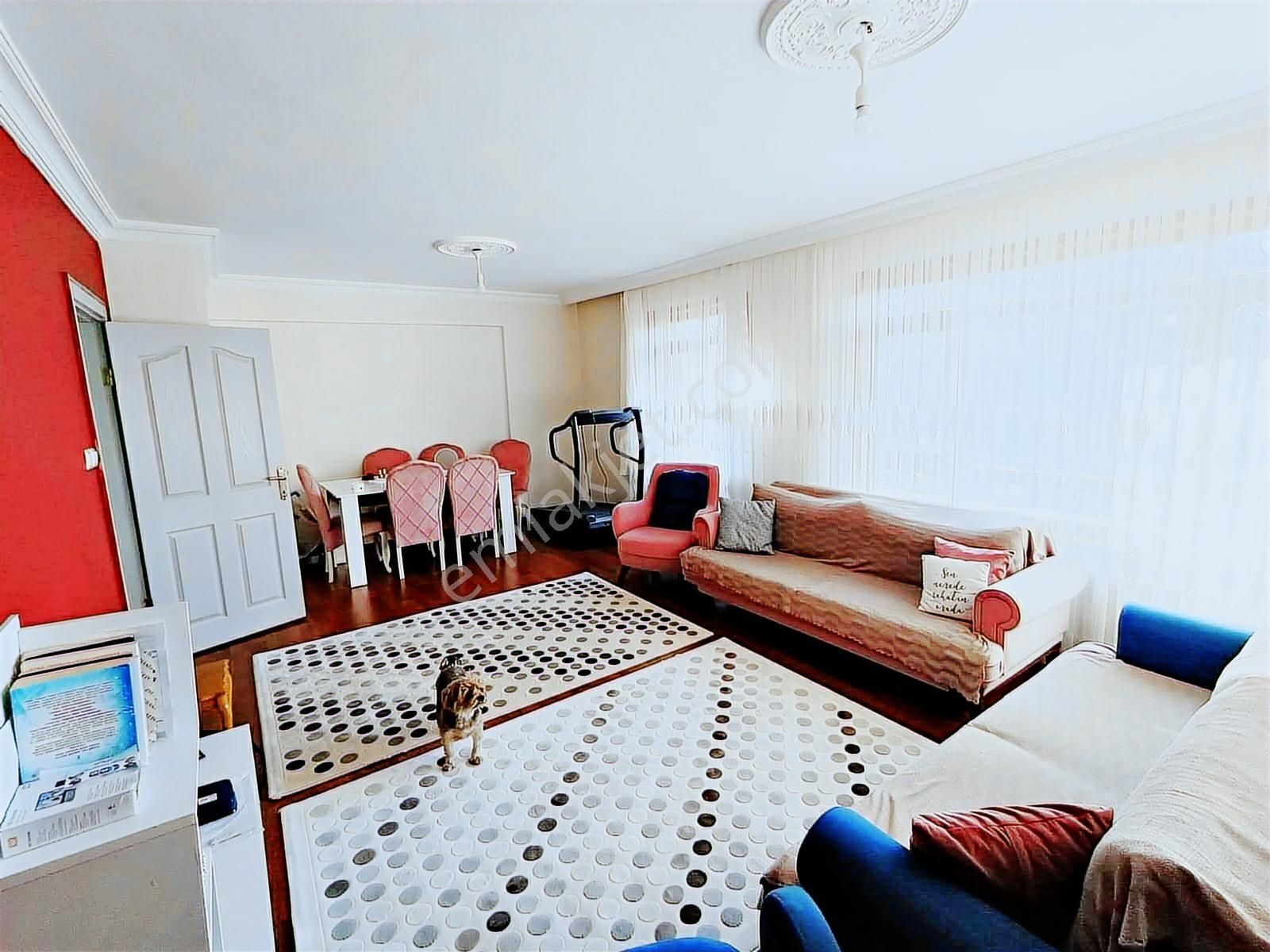 Valentia'dan Giriş Kat Konumunda Satılık 3+1 Asansörlü Daire !!!