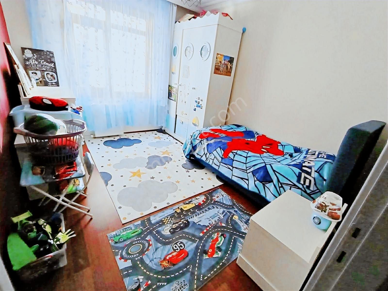 Valentia'dan Giriş Kat Konumunda Satılık 3+1 Asansörlü Daire !!! - Görsel 2