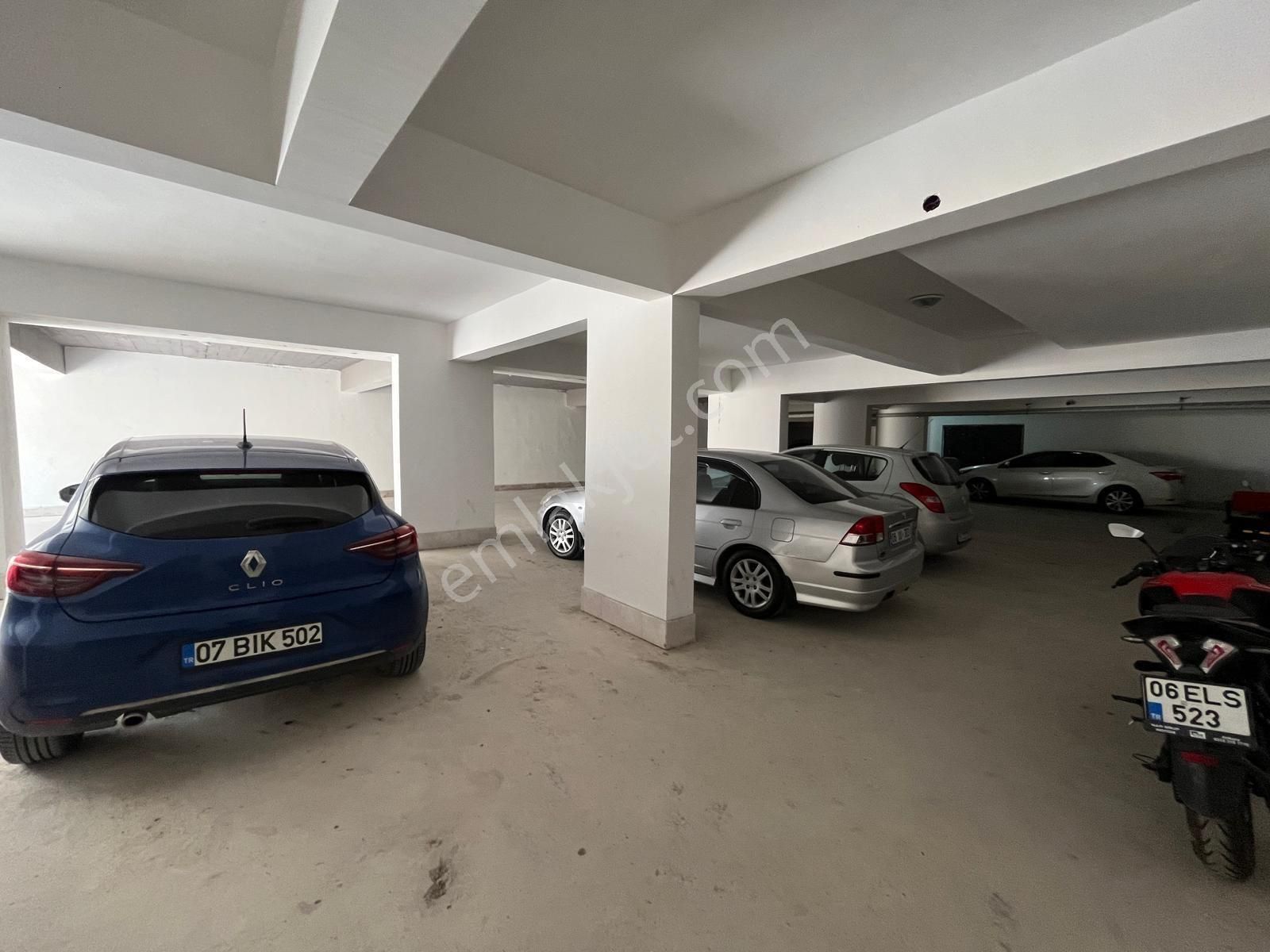 Kalecik Emlak'tan Bulvar Yakını Giy. Odalı 185m² 4+1 Lüks Site Dairesi - Görsel 29