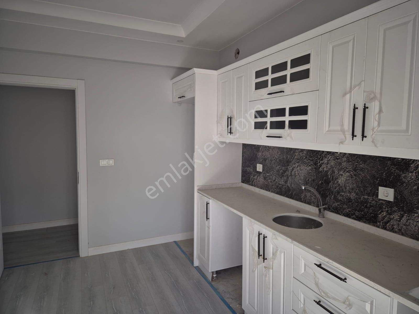Rumeli Mahallesi 2 Bloklu Site İçi Ara Kat Satılık 2+1 Daire - Görsel 2