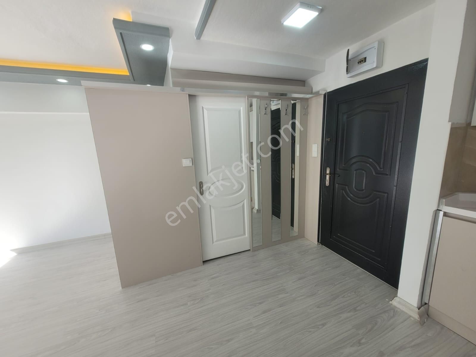 Etimesgut Çarşı İçi Katta 1+0 Oturuma Yatırıma Fırsat Daire - Görsel 9