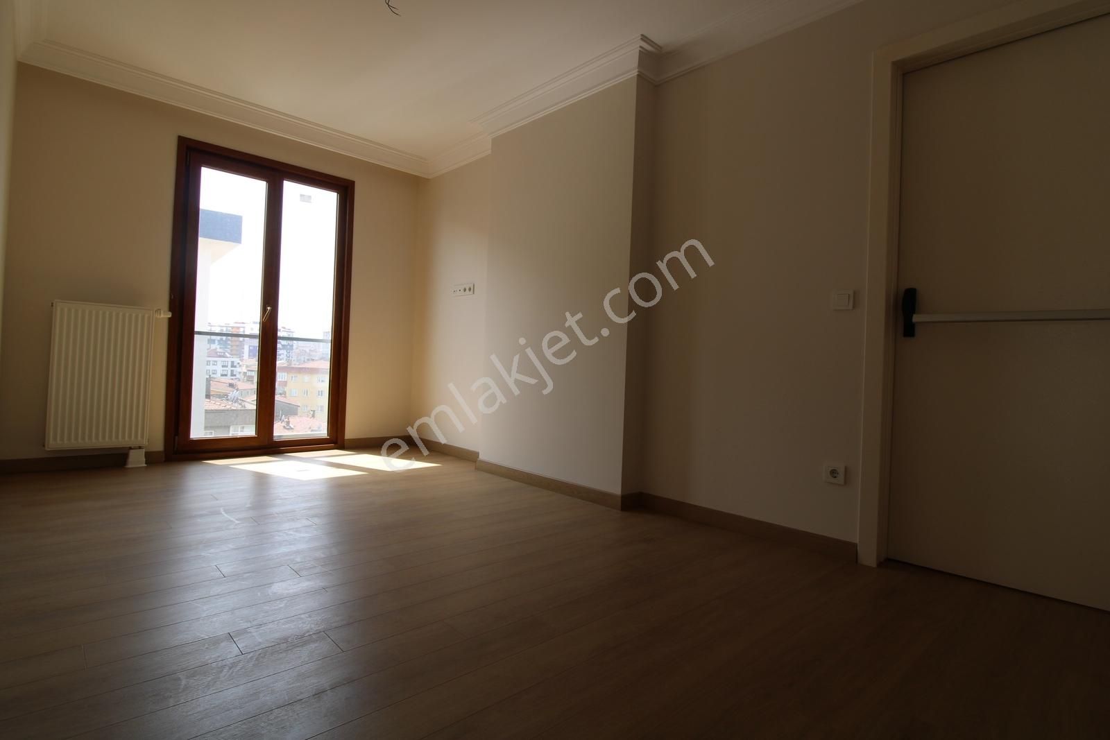 Atatürk Mahallesinde Muhteşem Konumda Geniş 3,5+1 Daire - Görsel 11