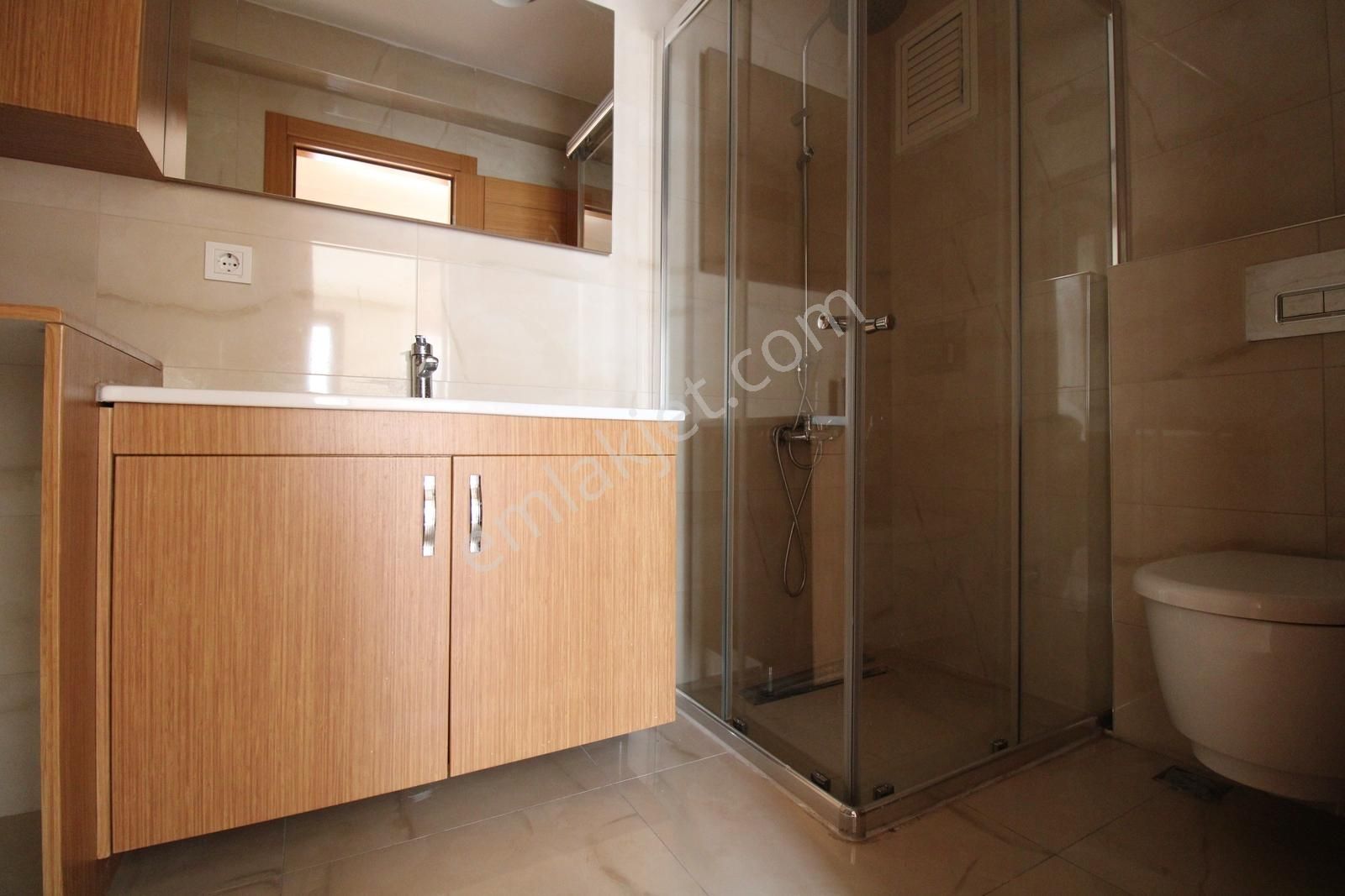 Atatürk Mahallesinde Muhteşem Konumda Geniş 3,5+1 Daire - Görsel 9