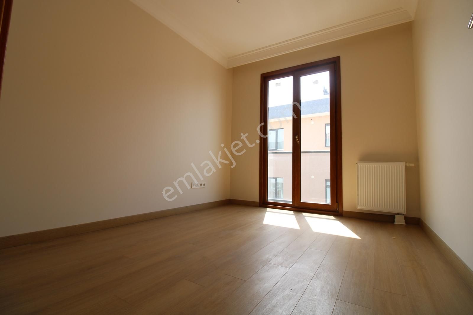 Atatürk Mahallesinde Muhteşem Konumda Geniş 3,5+1 Daire - Görsel 18