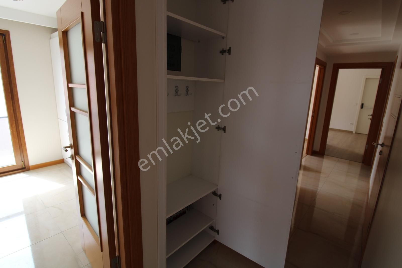 Atatürk Mahallesinde Muhteşem Konumda Geniş 3,5+1 Daire - Görsel 19