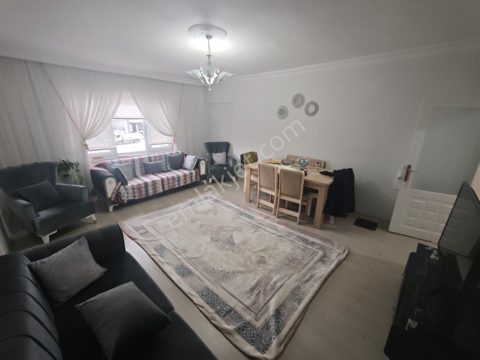 Lider Emlak'tan Ana Cadde Üzeri **ön Cephe** 3+1 Satılık Daire