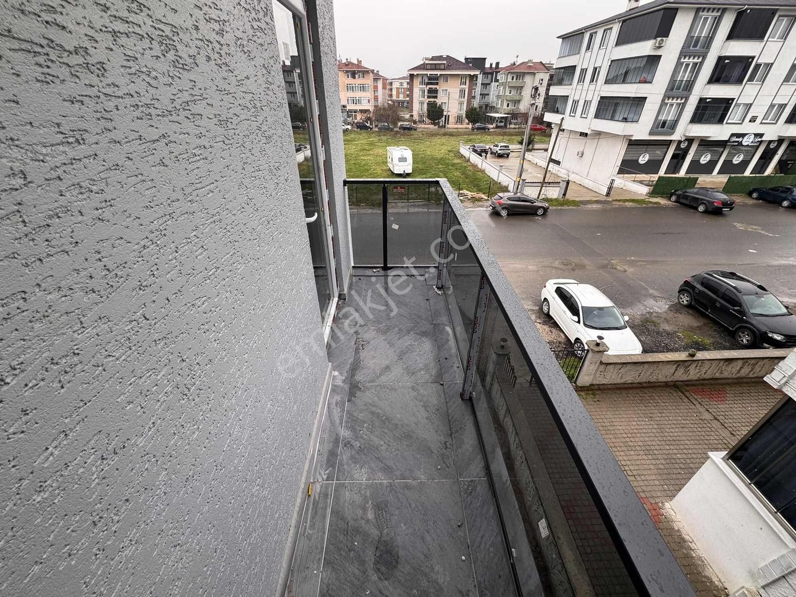 Çorlu Çobançeşme Mahallesinde 1+1 Satılık Geniş Daire - Görsel 11