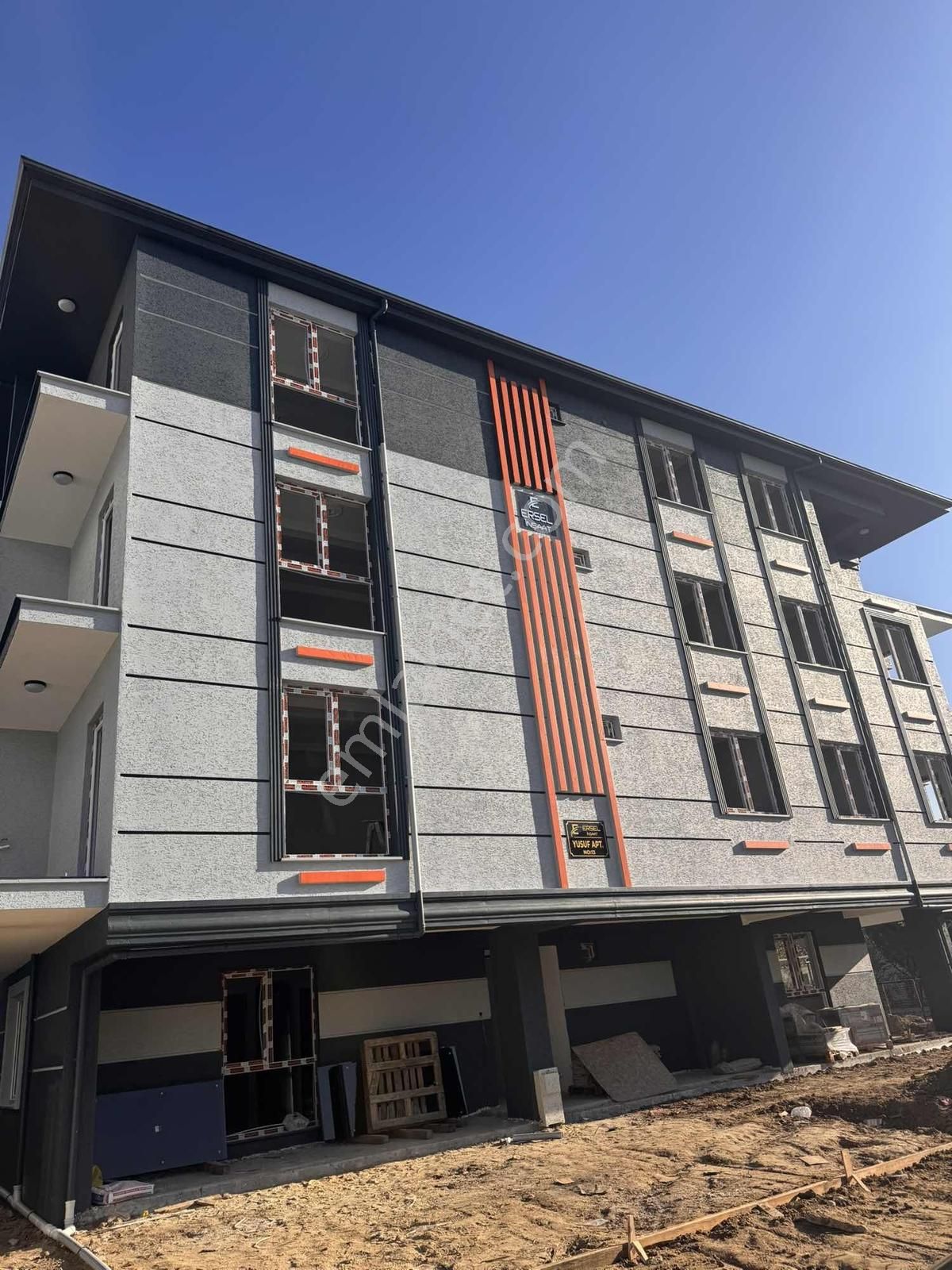 Çorlu Çobançeşme Mahallesinde 1+1 Satılık Geniş Daire