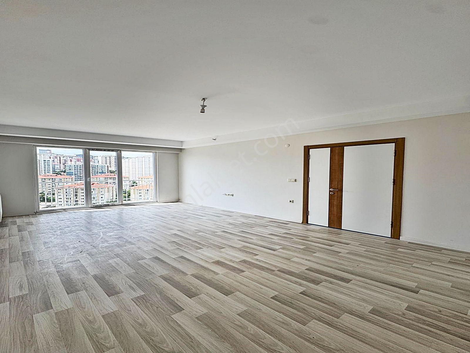 Cadde34 Yapı'dan Kapalı Otoparklı, Havuzlu Site İçerisinde Satılık 2+1 Daire!!!