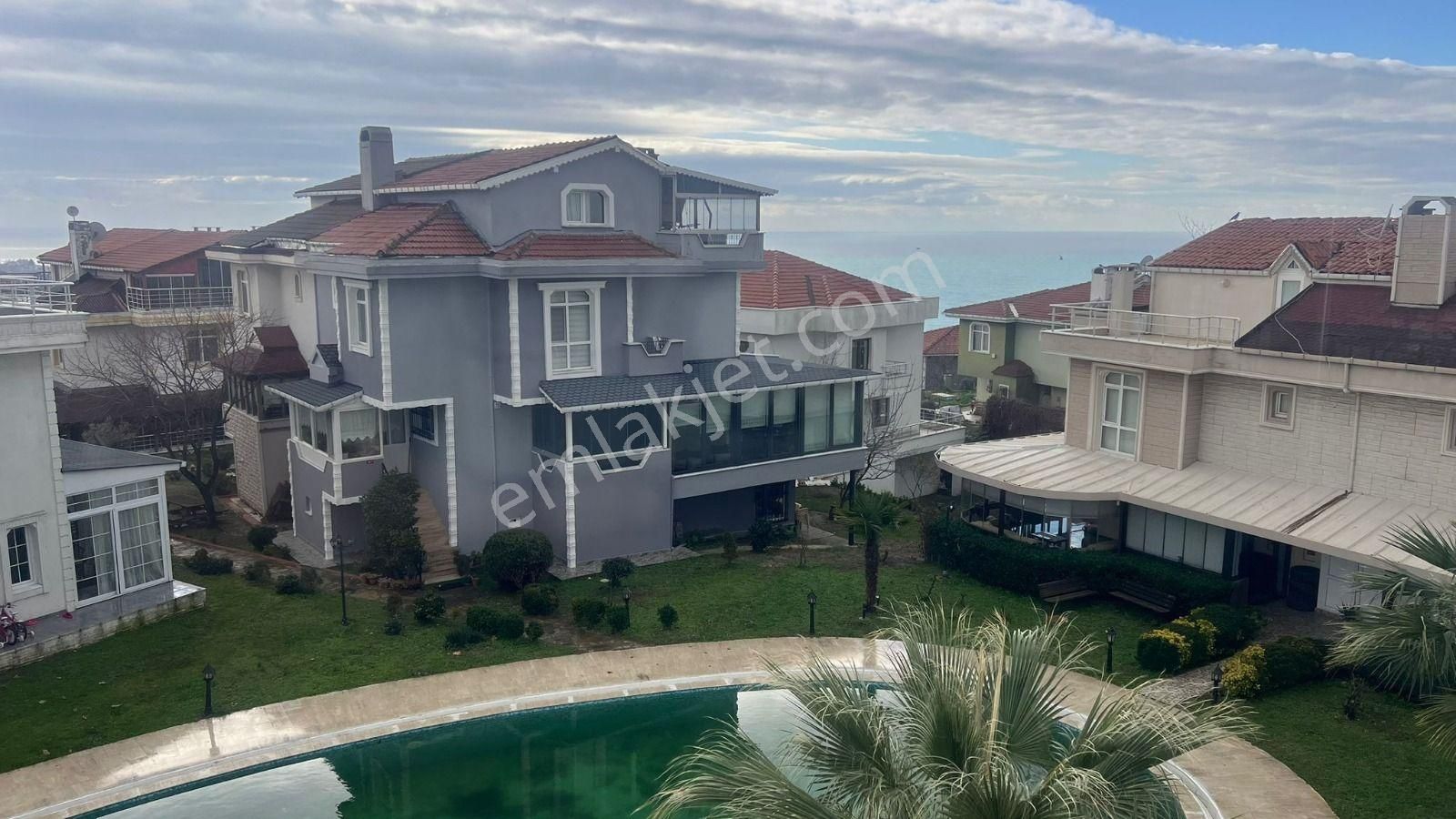 Beylikdüzü Gürpınarda Havuzlu Site İçerisinde Satılık 5+2 Villa - Görsel 4