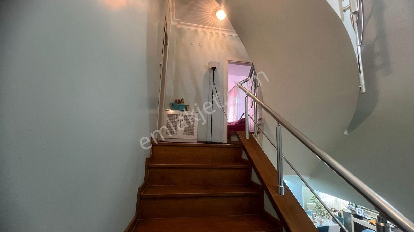 Beylikdüzü Gürpınarda Havuzlu Site İçerisinde Satılık 5+2 Villa - Görsel 18