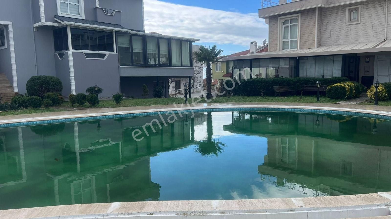 Beylikdüzü Gürpınarda Havuzlu Site İçerisinde Satılık 5+2 Villa - Görsel 2