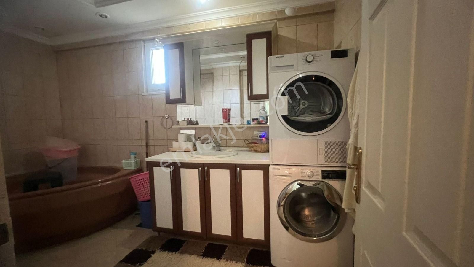 Beylikdüzü Gürpınarda Havuzlu Site İçerisinde Satılık 5+2 Villa - Görsel 27