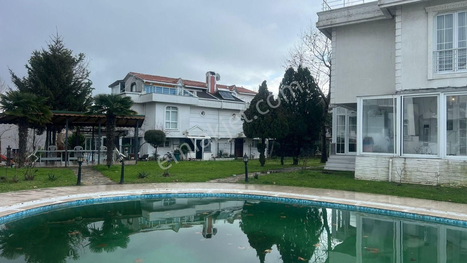 Beylikdüzü Gürpınarda Havuzlu Site İçerisinde Satılık 5+2 Villa - Görsel 3