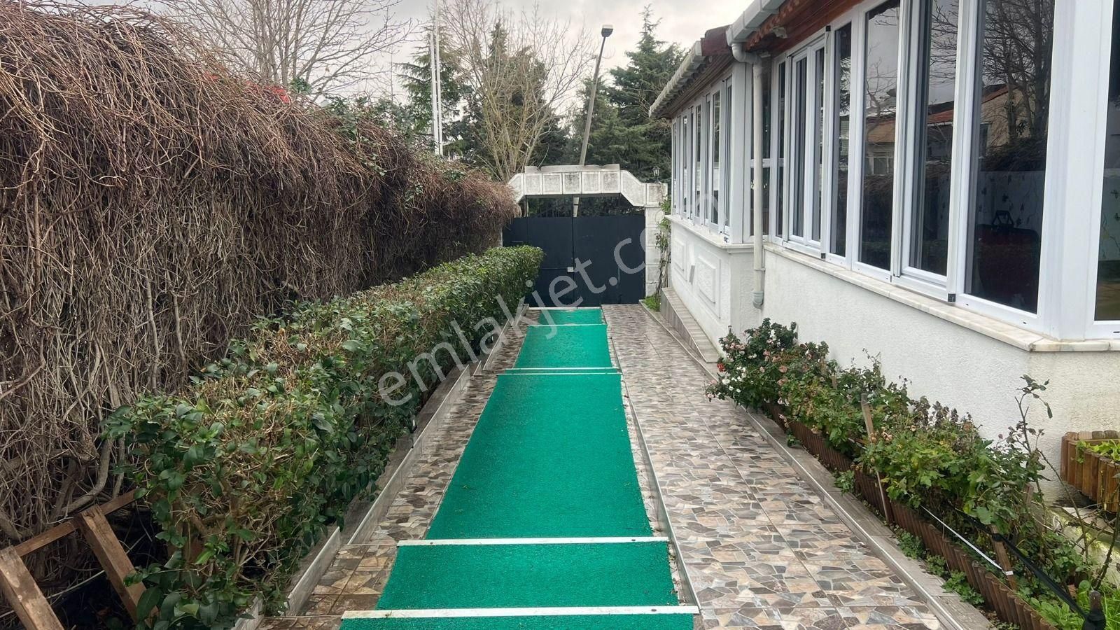 Beylikdüzü Gürpınarda Havuzlu Site İçerisinde Satılık 5+2 Villa - Görsel 35