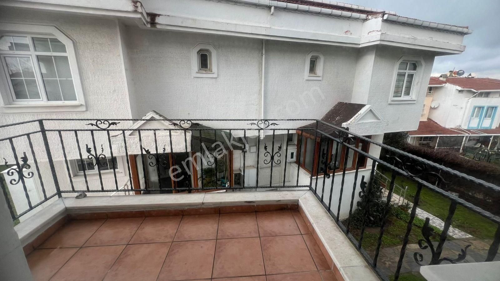 Beylikdüzü Gürpınarda Havuzlu Site İçerisinde Satılık 5+2 Villa - Görsel 29