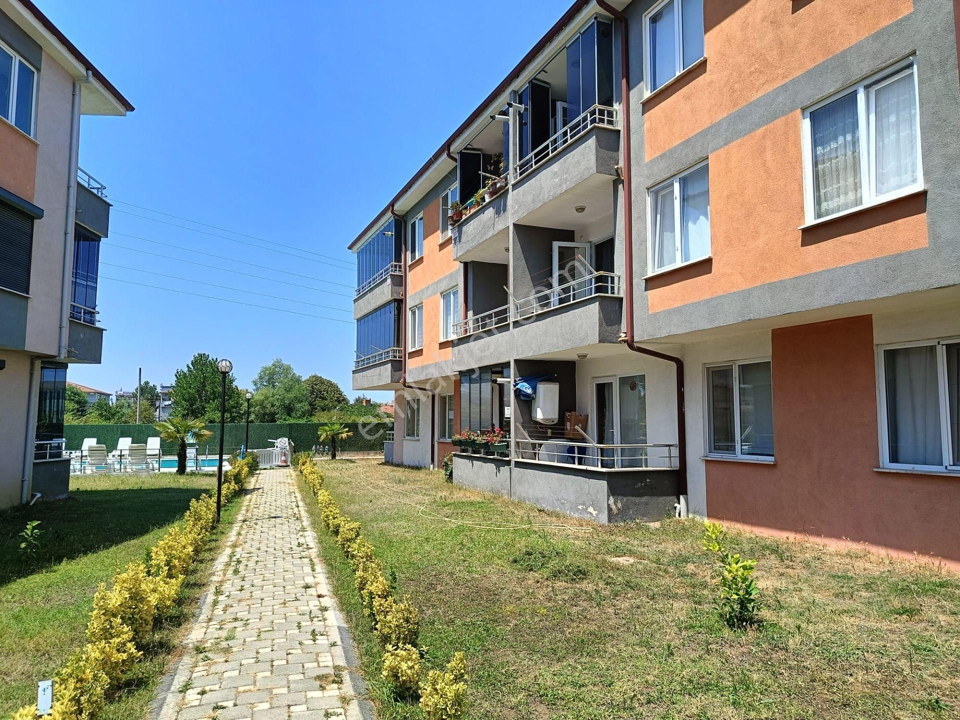 Doktor Tavsiyeli Karasuda Havuzlu Cam Balkon Kombili Bahçeli. - Görsel 24