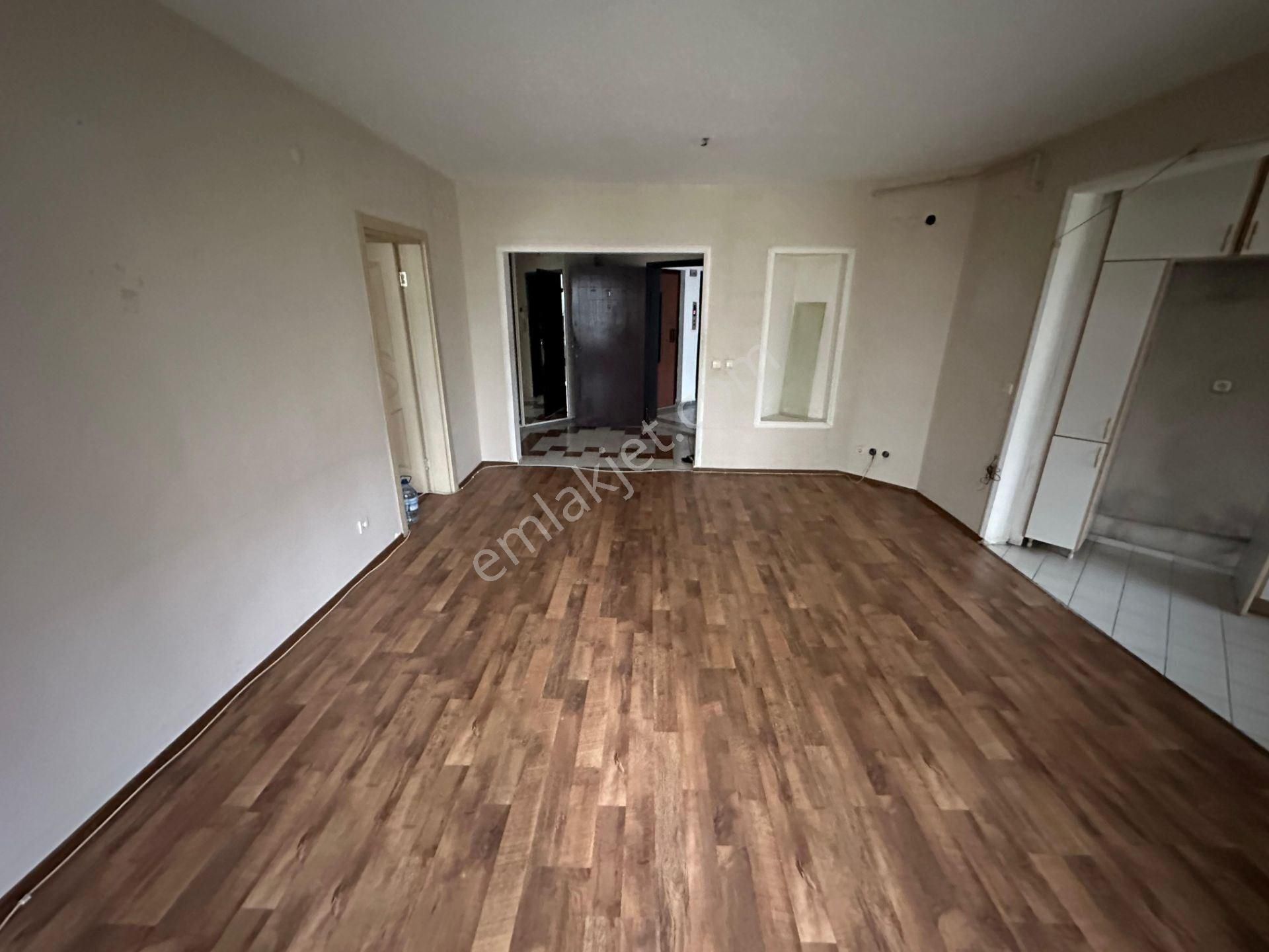 Beylikdüzü Bizimkent'de Kiralık 1+1 76 M2 D Tipi Temiz Daire - Görsel 22