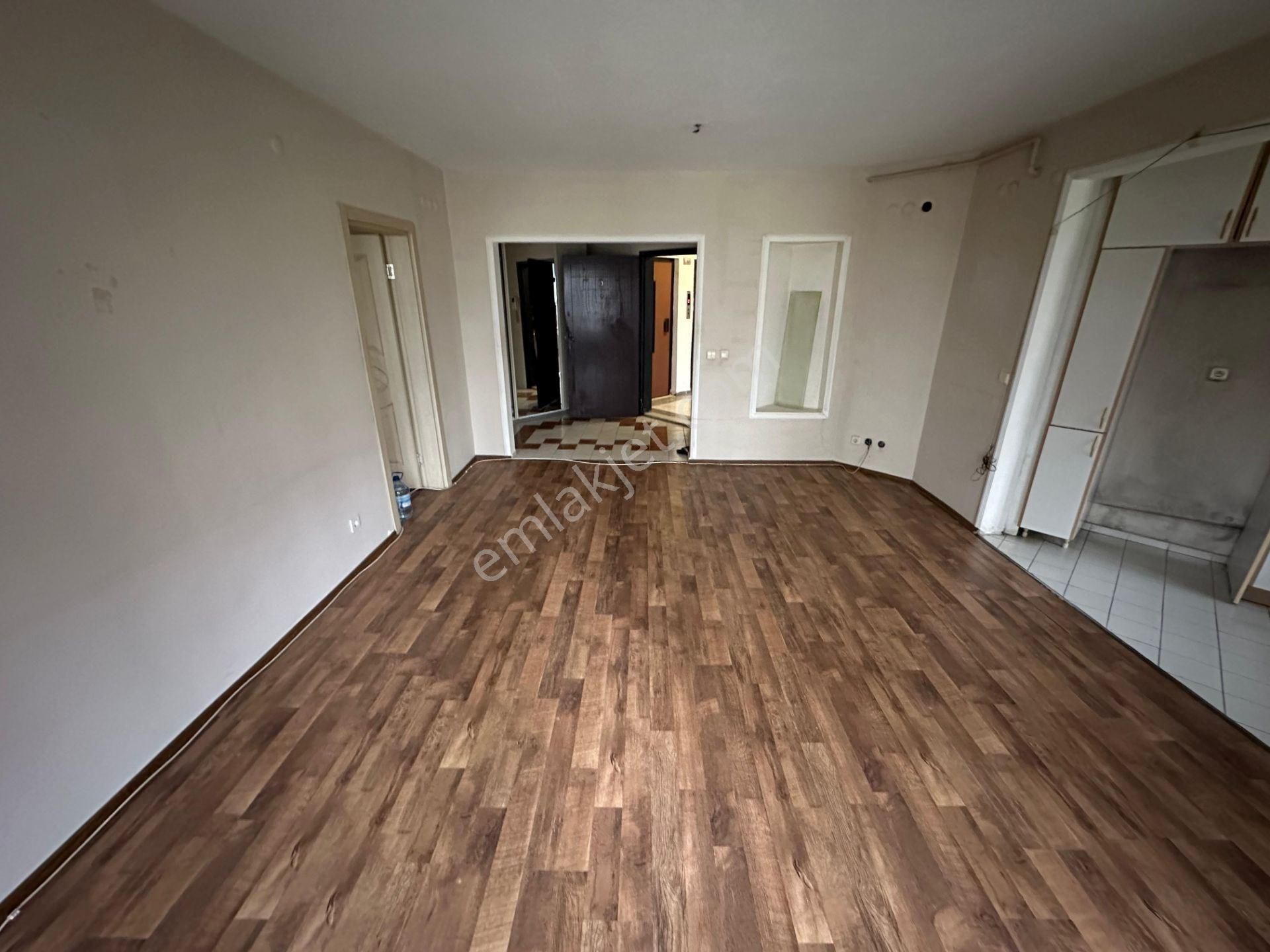 Beylikdüzü Bizimkent'de Kiralık 1+1 76 M2 D Tipi Temiz Daire - Görsel 14