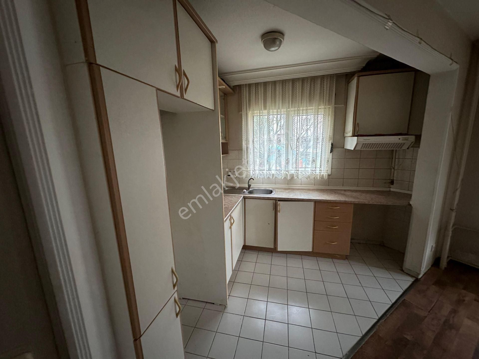 Beylikdüzü Bizimkent'de Kiralık 1+1 76 M2 D Tipi Temiz Daire - Görsel 19