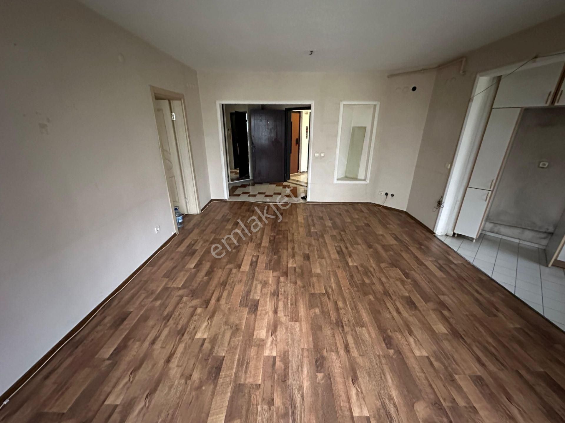 Beylikdüzü Bizimkent'de Kiralık 1+1 76 M2 D Tipi Temiz Daire - Görsel 13