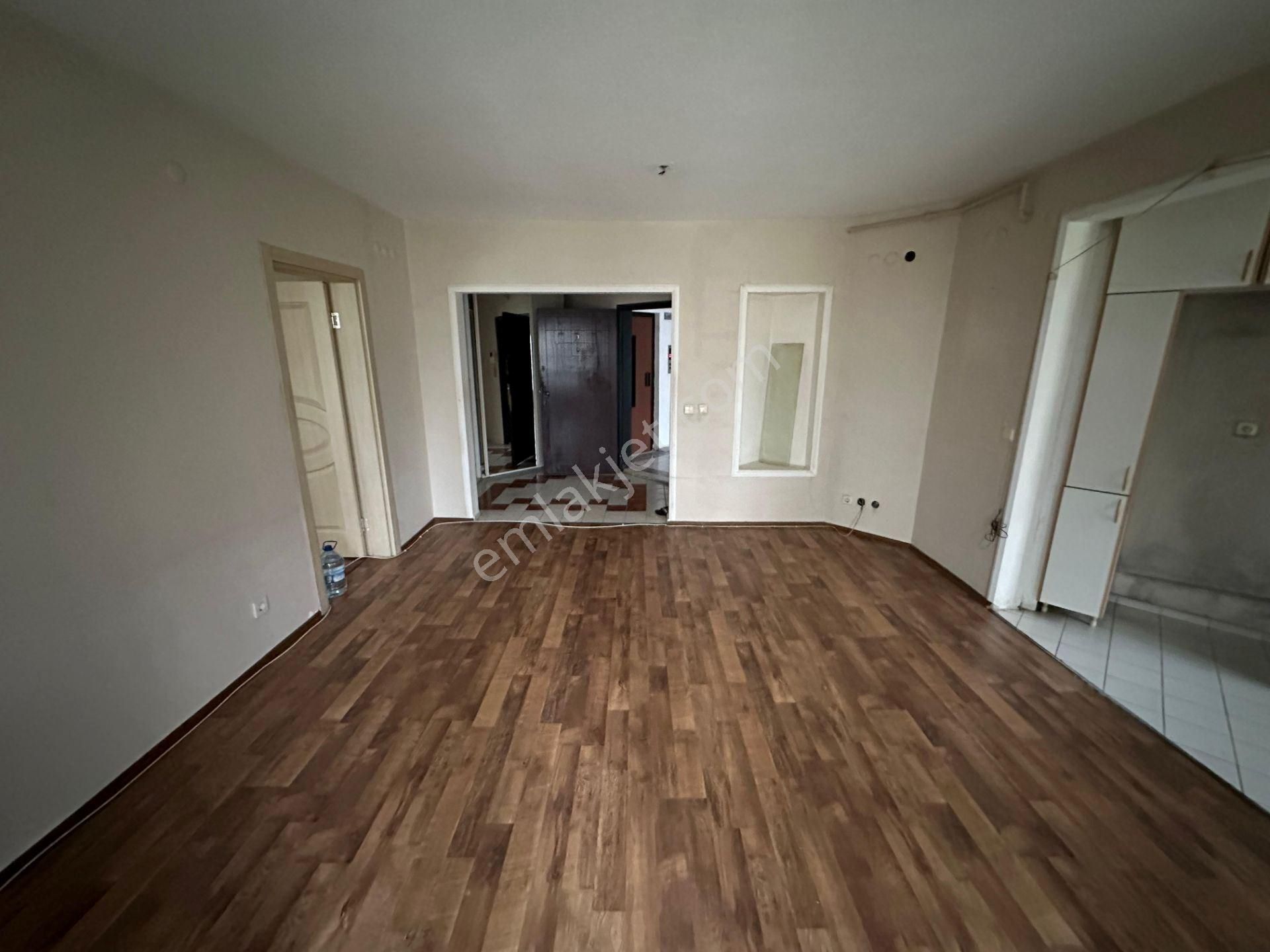 Beylikdüzü Bizimkent'de Kiralık 1+1 76 M2 D Tipi Temiz Daire - Görsel 23