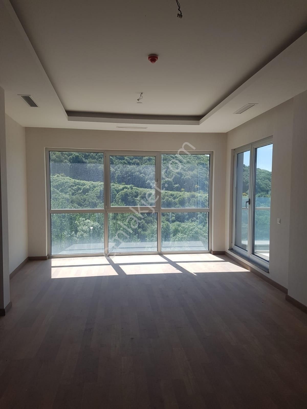 Ağaoğlu Maslak 1453 Sitesinde Oturuma Hazır Boş Satılık 2+1