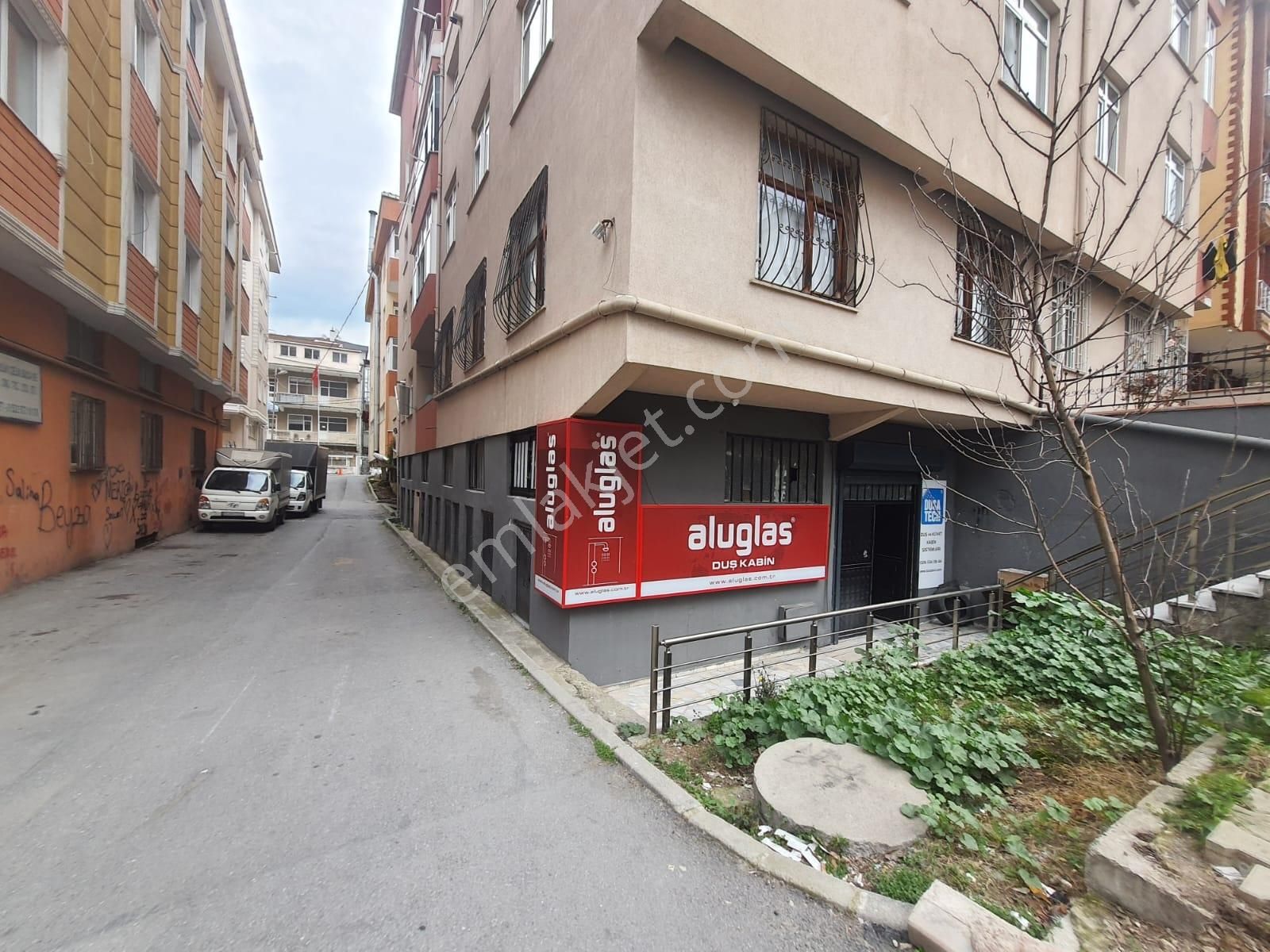 Ümraniye Tepeüstü 'nde Geniş Satılık Dükkan - Görsel 4
