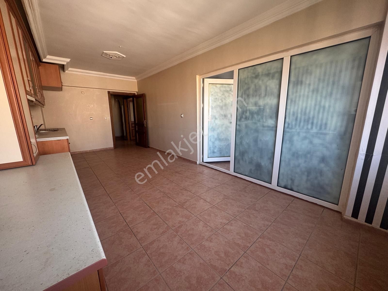 Beylikdüzü Adnan Kahveci Mahallesinde 3+1 180m2 Satılık Daire - Görsel 4