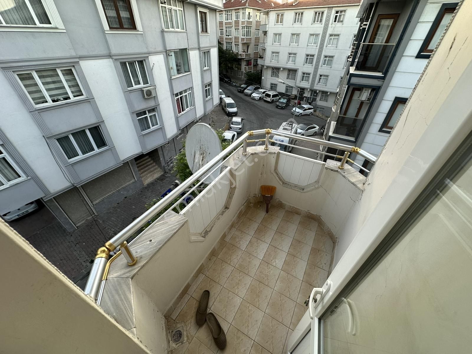 Şeref Emlak Bağlarbaşı Mah.satılık Daire 4.850.000 Tl