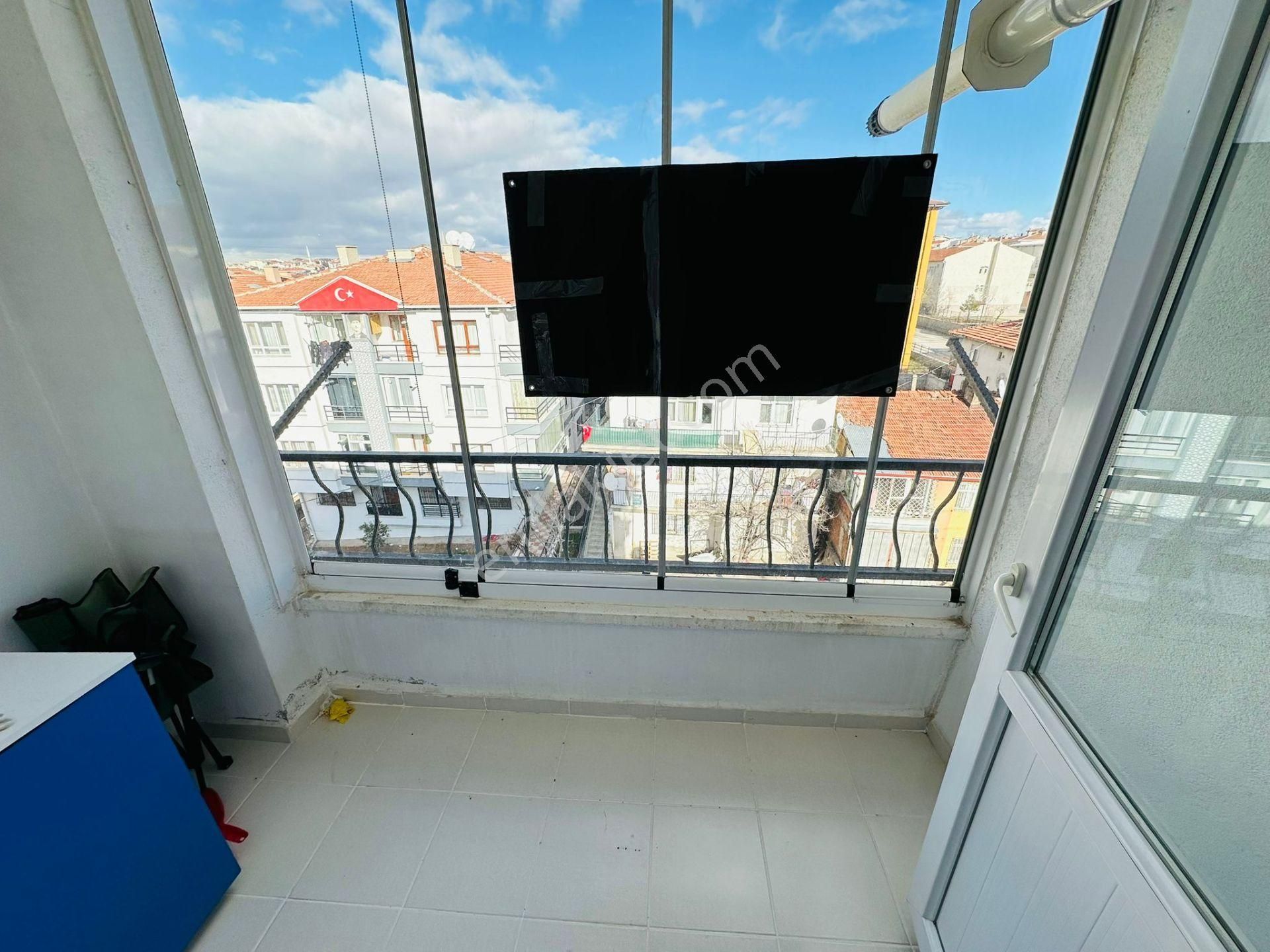 Ekin Mahallesin'de Asansörlü 3+1 Katta Satılık Daire !!! - Görsel 18