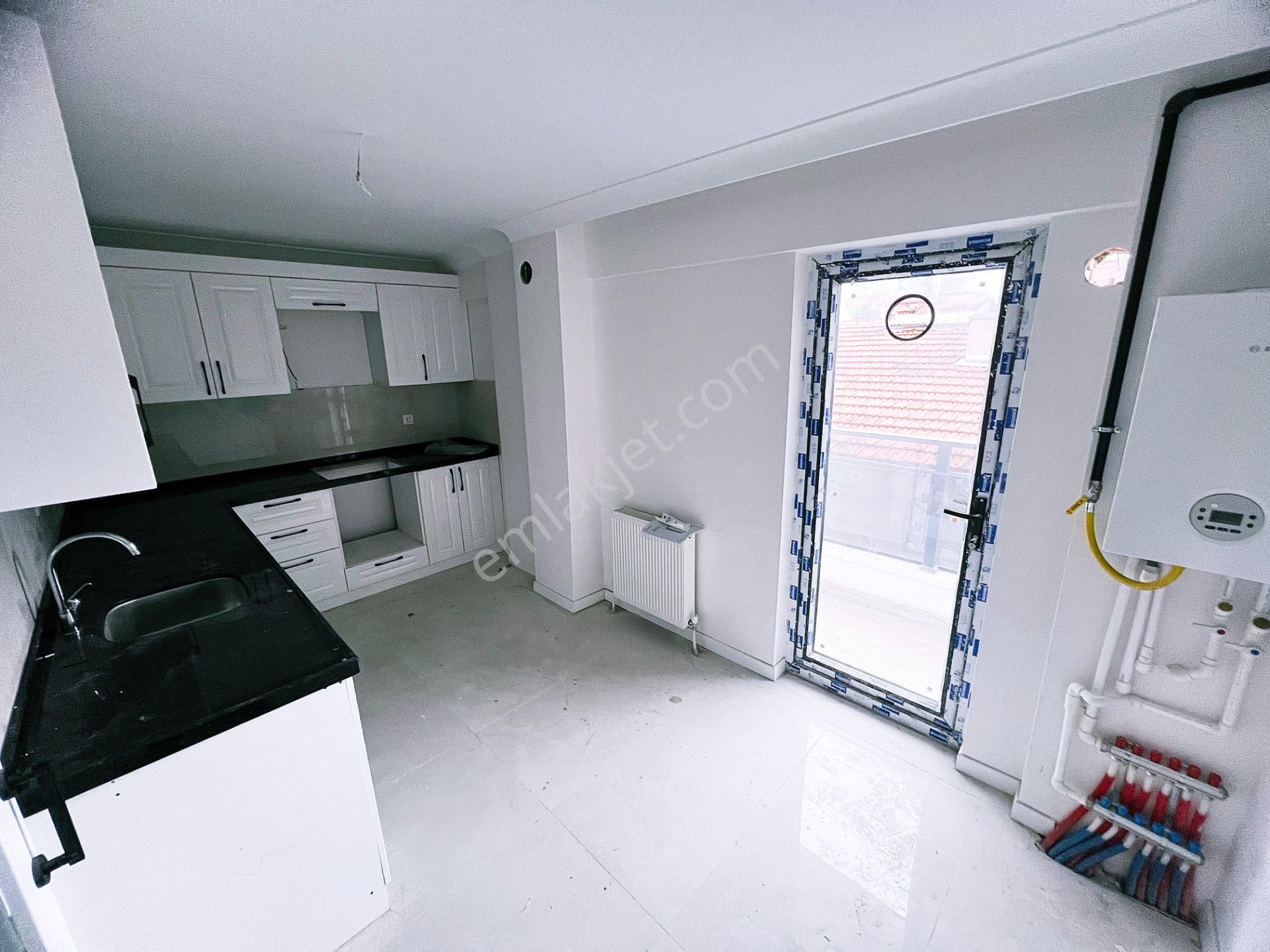 Yunus Emre Mahallesi Kordonboyu Ve Çatalkaya Cad Üstü 4+1 Dublx - Görsel 2