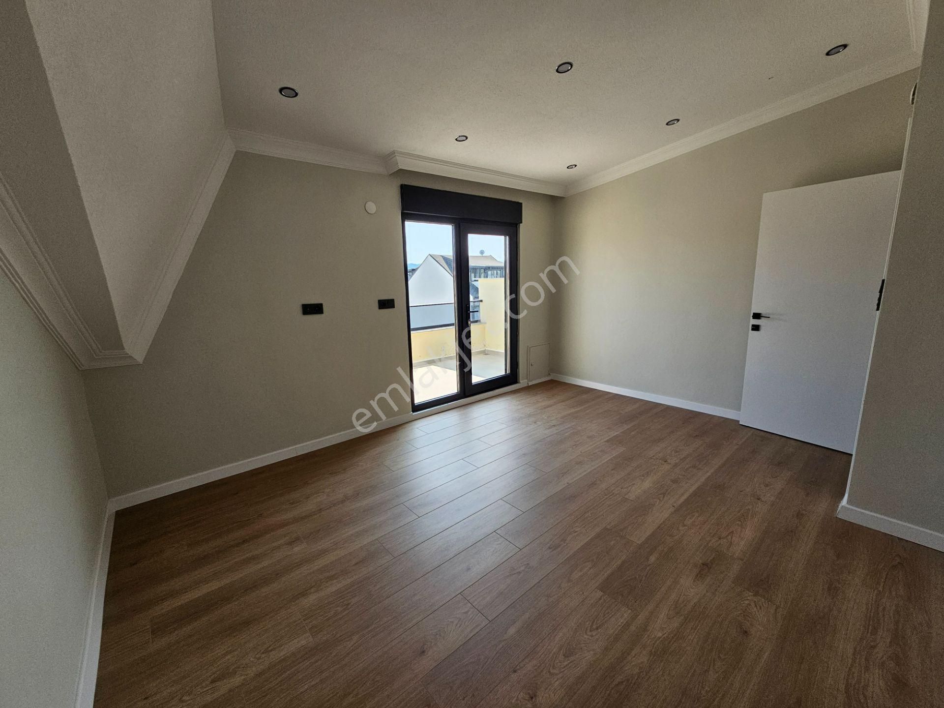 4+1 Denize 2. Sırada , Müstakil Havuzlu , Ebeveyn Banyolu Lüks Villa - Görsel 33