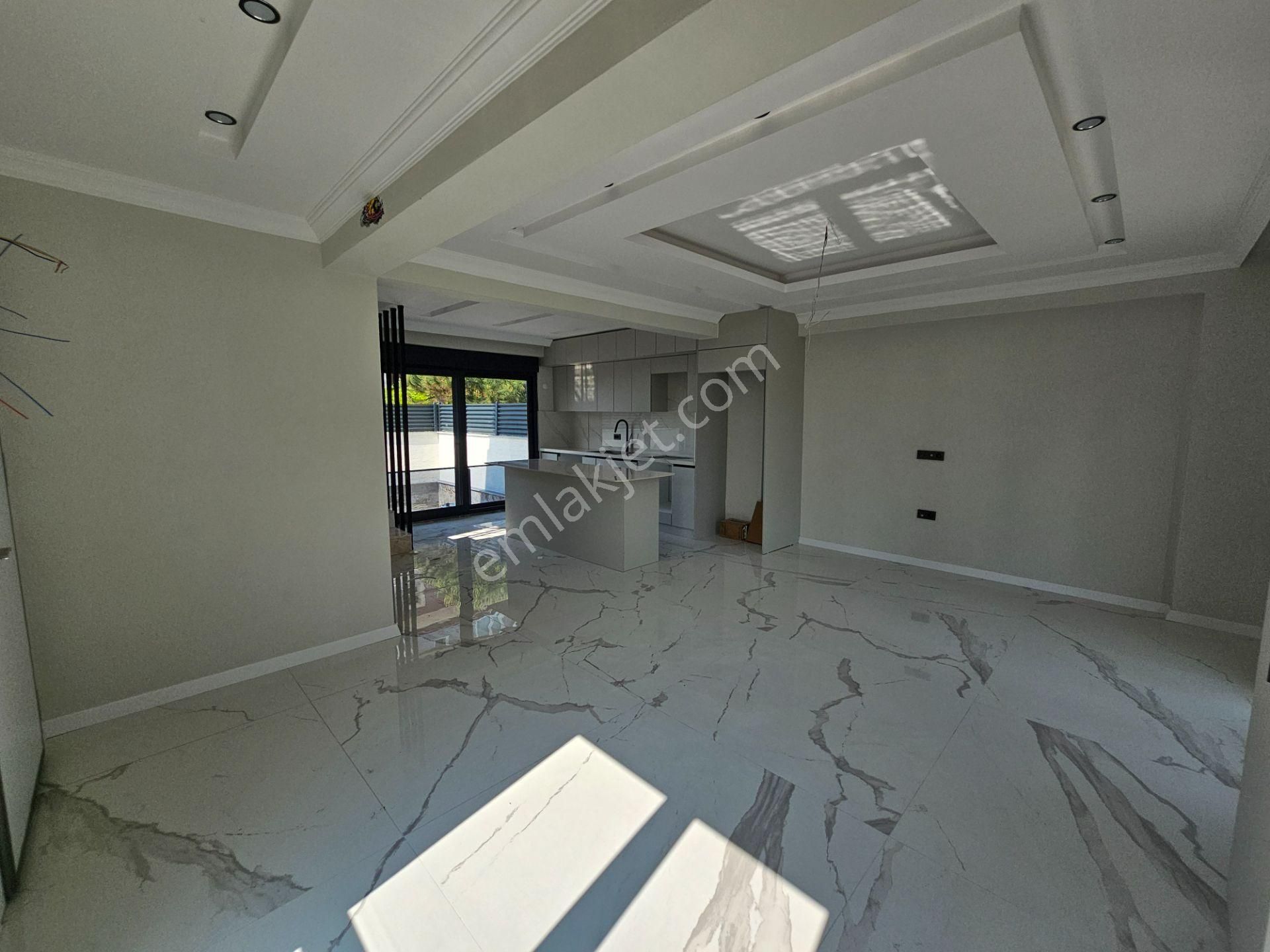 4+1 Denize 2. Sırada , Müstakil Havuzlu , Ebeveyn Banyolu Lüks Villa - Görsel 12