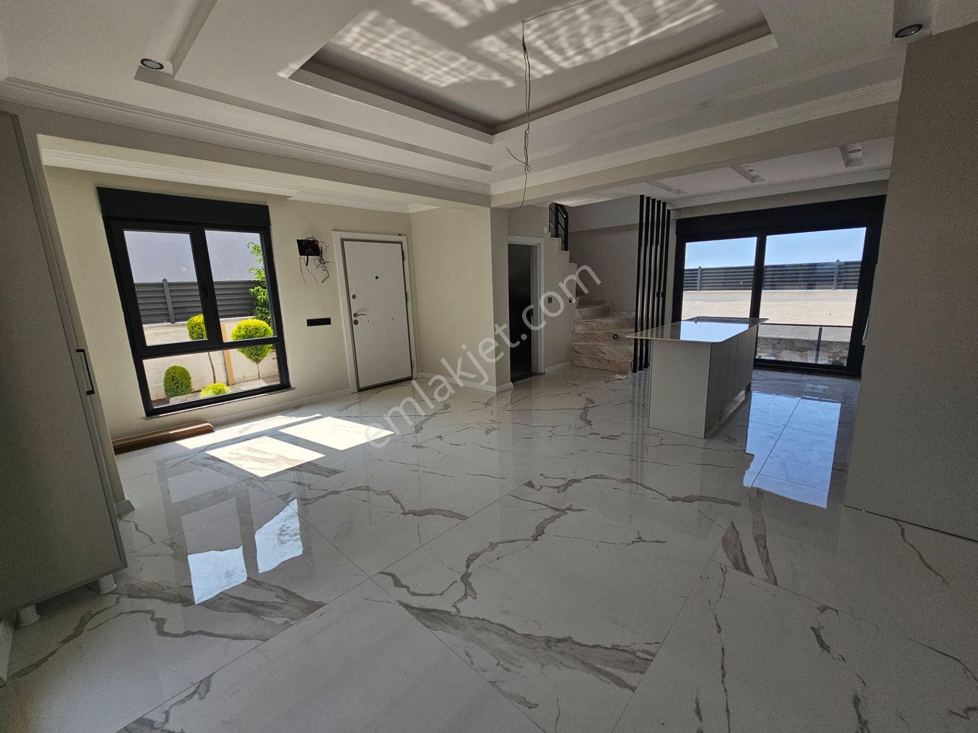 4+1 Denize 2. Sırada , Müstakil Havuzlu , Ebeveyn Banyolu Lüks Villa - Görsel 11