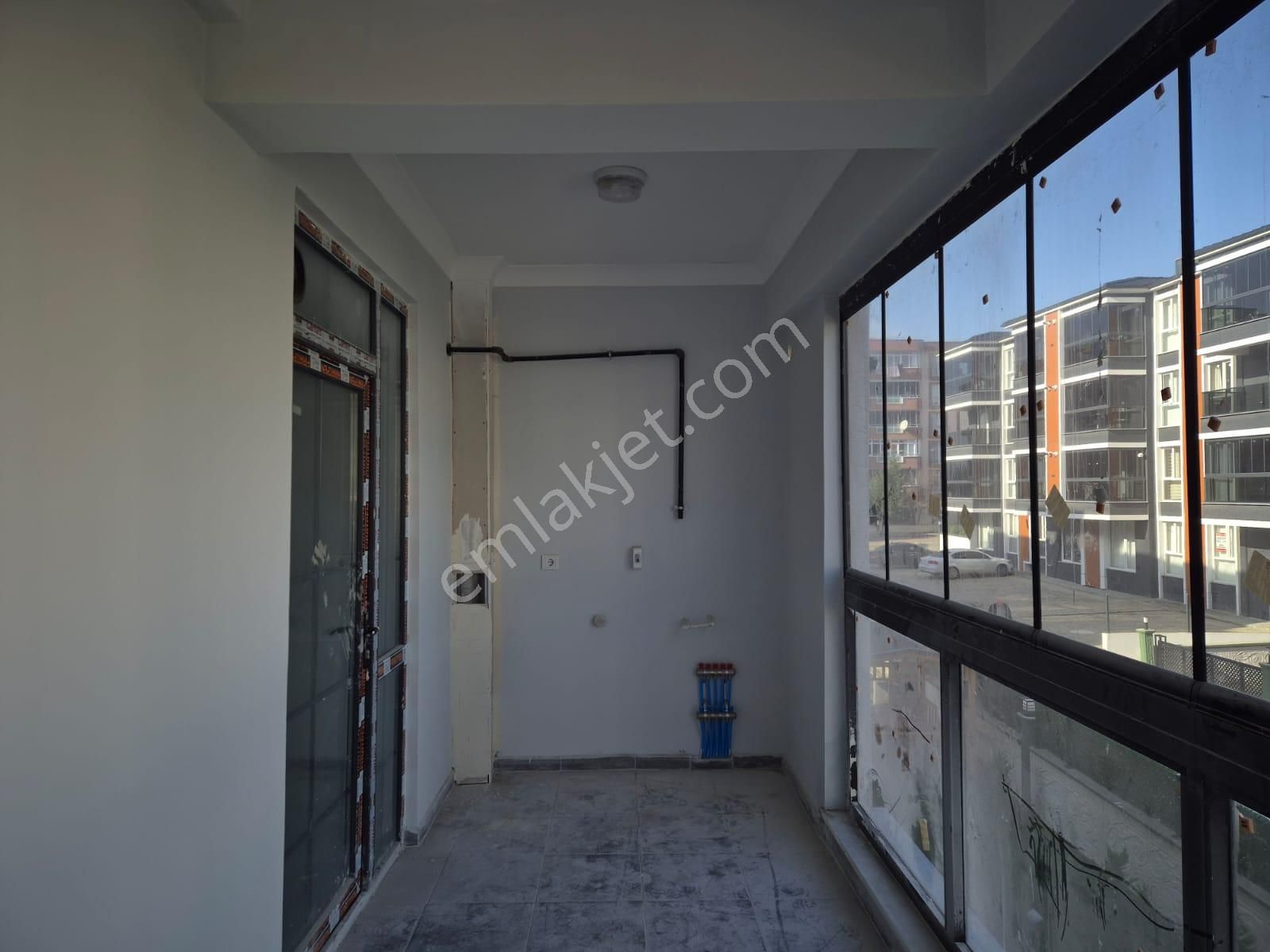 Rumeli Mahallesi 2 Bloklu Site İçi Ara Kat Satılık 2+1 Daire - Görsel 6